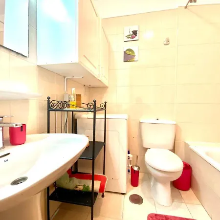 Comodo Apartamento De Un Con Vistas A La Piscina En *