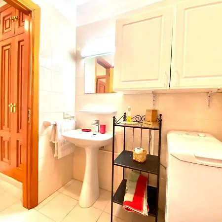 Comodo Apartamento De Un Con Vistas A La Piscina En アパート