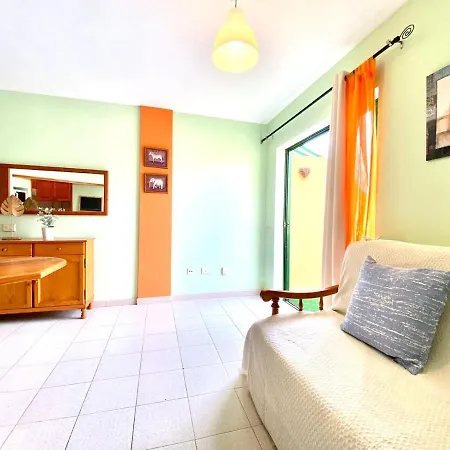 Comodo Apartamento De Un Con Vistas A La Piscina En Apartment *